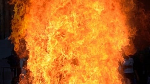 A level-I fire broke out at a timber godown in Govandi, Mumbai. 6 fire tenders at the spot near Chembur Janta Market. No injuries reported so far.
