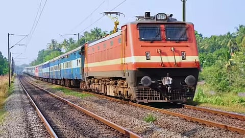 Demand rises for a new Nagpur-Ahmedabad Express via Ujjain & Ratlam. The 1026 km route will boost trade, tourism (Mahakal Lok), and connect Gujarat's Dahod & Anand.