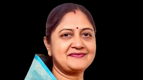 Controversy in Nagpur Municipal Corporation over ₹15.66 lakh spent on the oath ceremony without tenders. Congress corporators allege violation of MMC Act.