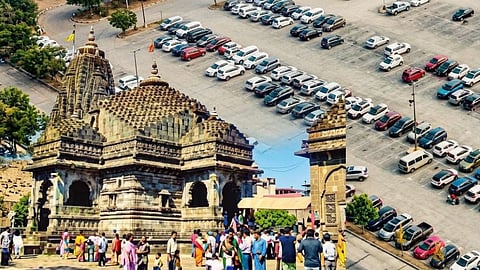 Major Preparations for the Simhastha Kumbh: Parking Facilities to be Developed at 25 Locations in Trimbakeshwar—Administration Unveils New Plan.