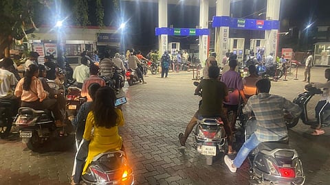 US-Iran war impacts Nagpur as LPG supply gets controlled. Over 150 industries in Hingna & Butibori and the hotel industry face shutdown risk due to gas shortage.