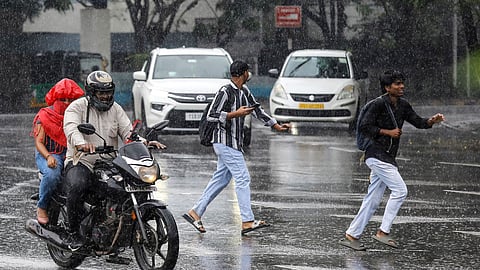 Nagpur temperature drops by 2.4°C as clouds provide relief from the heat. IMD predicts rain and thunderstorms in Nagpur and Gondia from March 18-19.