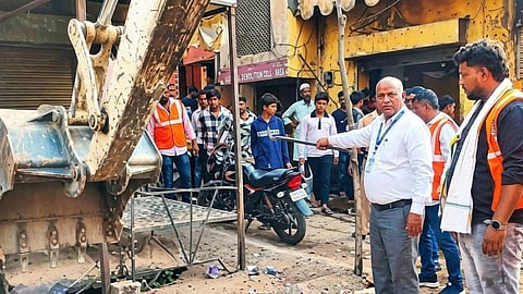 Sambhaji Nagar: Administration Tightens Grip Ahead of Ram Navami; Anti-Encroachment Drive Launched in View of Anticipated Crowds of Devotees.