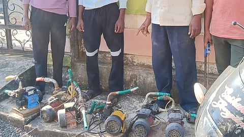 Nagpur Municipal Council forms a 6-member squad to seize illegal Tullu pumps. 8 pumps seized from Panchvati Nagar and Lanheda. ₹5,000 fine for violators.