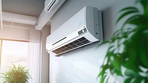 AC Safety MeasureAC ऑन करने से पहले ये बातें नोट कर लें, कंप्रेशर फटने का हो सकता है जानलेवा खतरा