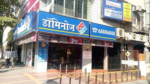 mumbai-lpg-black-marketing-raid-dominos-pizza-center-chembur-deonar