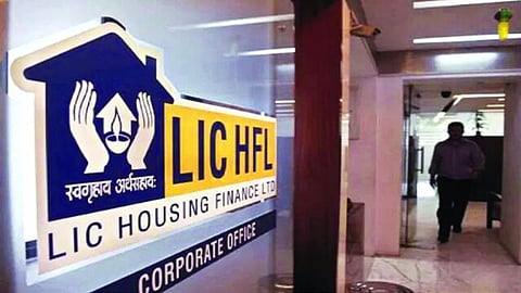 LIC HFL invites applications for 180 Junior Assistant posts; graduates can apply online.