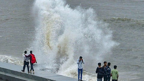 Mumbai High Tide Schedule 2026