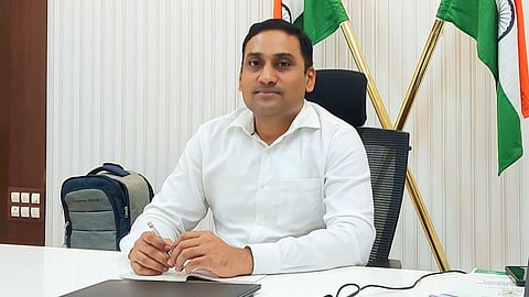 Praveen Gedam Fake Digital Signature