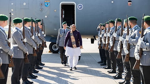 Rajnath Singh Arrives in Berlin Under 'Escort' of German Fighter Jets; India and Germany Set to Script Defense History After 7 Years