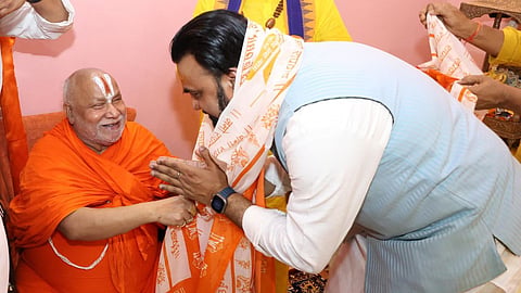Jagadguru Rambhadracharya's Major Prediction: Will CM Samrat Chaudhary Be Able to Complete His Full Term? Find Out What He Said!