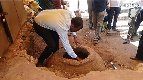 Stone urn found during excavation at Garhmandir in Ramtek, living evidence of military and tourist facilities during the Bhonsle period
