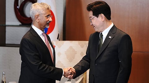 S. Jaishankar accorded a grand welcome to President Lee, stating that the resolve to deepen bilateral relations is commendable.