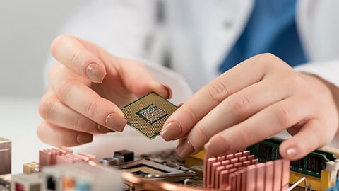 ₹1 Lakh Crore Chip Plan Mobile Phones Won't Be Expensive Semiconductor