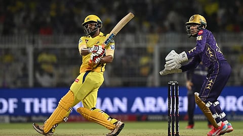 IPL 2026 CSK Update: आयुष म्हात्रे हुए बाहर, अब चेन्नई में इस खूंखार 'सिक्सर किंग' की हो सकती है एंट्री