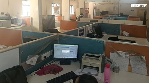 Administrative work in Wardha halted as government employees' indefinite strike enters day 2. Protesters demand Old Pension Scheme and regularisation, leaving offices deserted.