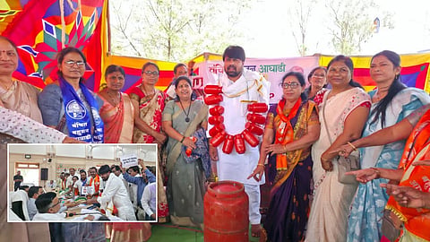 VBA protested in Yavatmal against gas shortages. Led by Dr. Neeraj Waghmare, women cooked on traditional stoves, blaming govt policies for rising prices and cylinder scarcity.