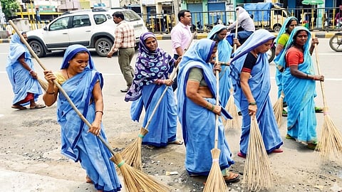 'Health Guardian' Issue Resonates in Nagpur Municipal Corporation; Uproar Over Delay in ₹5 Lakh Insurance for Sanitation Workers