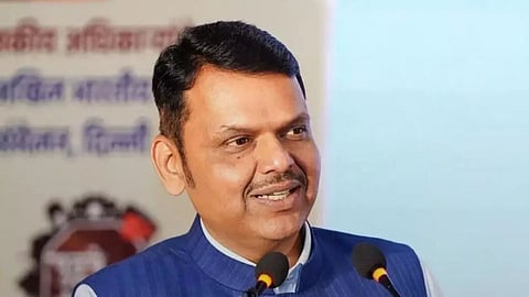 Political maneuvering over defections intensifies in Nagpur; leader joins BJP after becoming 'disillusioned' with AAP, CM Fadnavis extends a welcome.