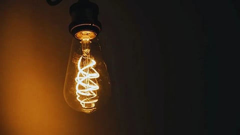 Nagpur Power Cut Today: नागपुर में आज 8 अप्रैल को बिजली गुल! गर्मी की तैयारी के लिए महावितरण का मेंटेनेंस कार्य। जानें किन इलाकों में कितने बजे तक बंद रहेगी बिजली।
