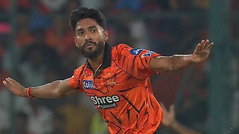 'Over Hat-trick' Sensation on Debut: Nagpur's Prafull Hinge Becomes an Overnight Cricket Sensation