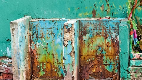 High Court Takes Strict Stance on Dilapidated Public Toilets in Nagpur: Seeks Response from Municipal Corporation; Questions Raised Over Sanitation System