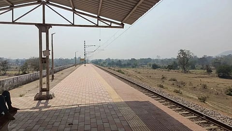 central railway traffic power block thane dombivli platform extension april 4,5