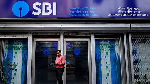 SBI starts recruitment for 105 resolver posts for retired officers without written exam.