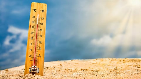 Nagpur faces intense heat as temperature crosses 43°C; heatwave alert issued, authorities urge precautions.