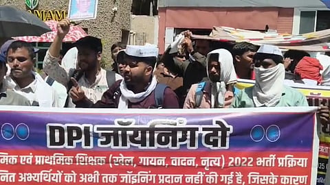 Mp Teacher Recruitment Delay Protest Dpi Bhopal 10700 Candidates Appointment
