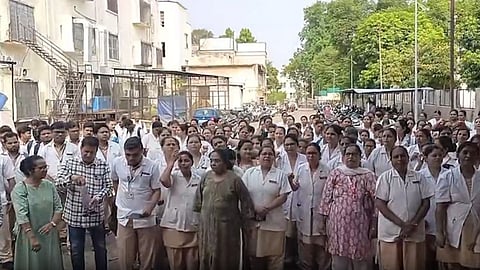 Ghati Hospital Nurses Protest in Chhatrapati Sambhajinagar Against Transfer Policy