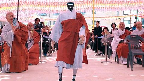 Robot Monk Enters Seoul Temple: From Chanting Mantras to the 108-Bead Rosary Discover the Truth About Gabi.