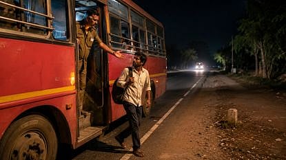 maharashtra st bus passenger dropped over one rupee