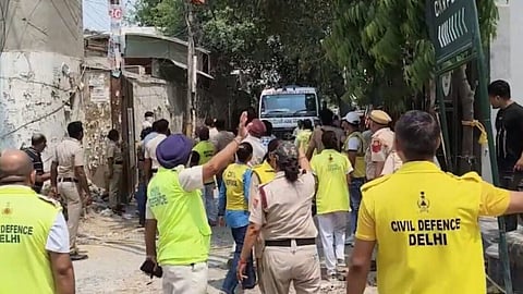 delhi building collapse