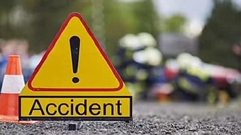gadchiroli armori wadsa road accident bike rider killed truck driver absconding