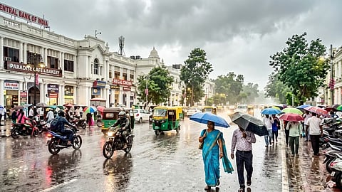 Weather Takes a Turn in Gondia: Strong Winds and Rain Bring Relief from the Heat, but Threaten Severe Damage to Mangoes and Crops.