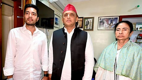 mamata banerjee aakhilesh yadav