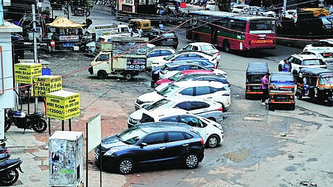 Nagpur: Relief for Municipal Corporation in Dhantoli Encroachment Case; PIL Filed Against Illegal Parking—High Court Grants Time