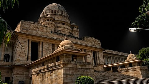 High Court Takes Strict Stance on Pollution in Nagpur: Air Quality Deteriorates Due to Ash and Dust; Government Seeks Explanation from Municipal Corporation
