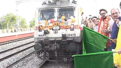 Major rail gift for Himachal! Direct train service launched from Una to Kolkata; Anurag Thakur flags it off.