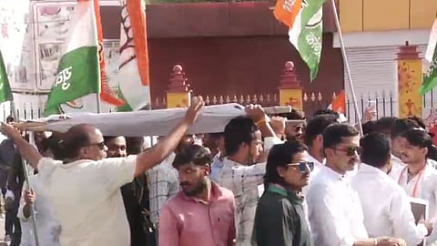 bhopal-youth-congress-protest-election-commission-symbolical-funeral-procession