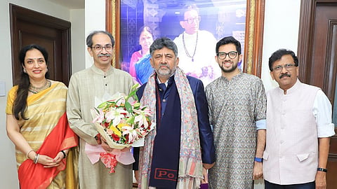 DK Shivkumar Meets Uddhav Thackeray News