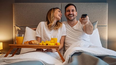 Reasons To Avoid Eating In Bed