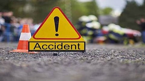 In a horrific crash near Etapalli, a speeding Innova hit a bike, killing Anil Hichami on the spot and critically injuring Balaji Durva, who is referred to Gadchiroli.