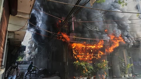Administration Wakes Up After 21 Deaths! Inspection of Hauz Rani Hotels Begins; Those Violating Rules to Face Strict Action.