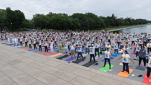 America immersed in the spirit of Yoga! A magnificent spectacle unfolded from New York to Texas, with events held across numerous cities.