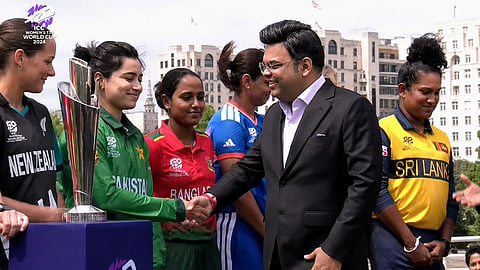 Jay Shah seen shaking hands with a Pakistani female player; a stir ensues after the photo goes viral on the internet!