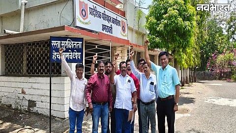 An indefinite strike by RTO employees across 63 offices in Maharashtra has disrupted services like driving license renewal and vehicle fitness checks.