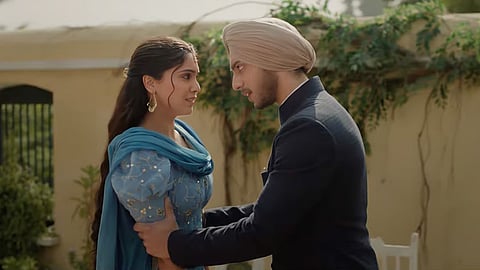 Main Vaapas Aaunga X Review Diljit Dosanjh Vedang Raina Sharvari Wagh Naseeruddin Shah Partition Love Story