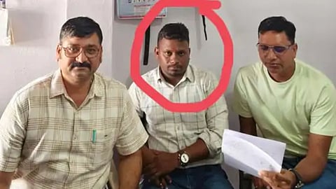 Narsinghpur Patwari Lokayukta Trap Arrested For Taking Five Thousand Brieb